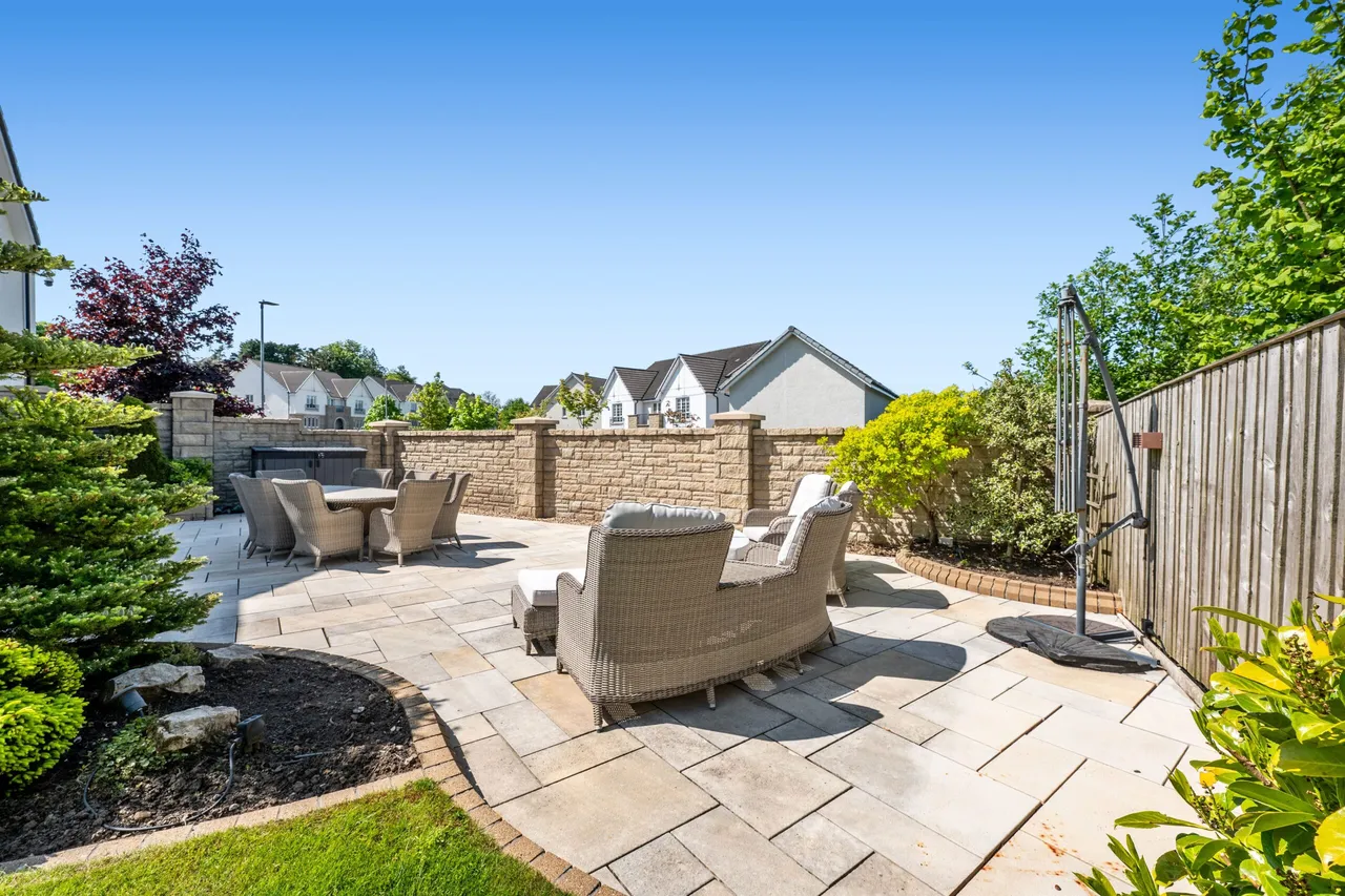 Baroness Drive, Thorntonhall, photo 32