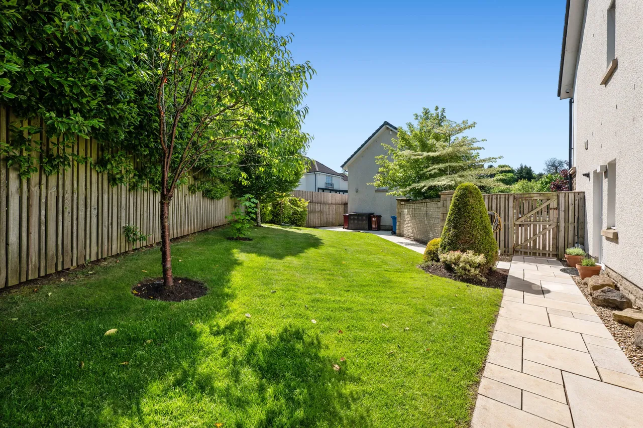 Baroness Drive, Thorntonhall, photo 34