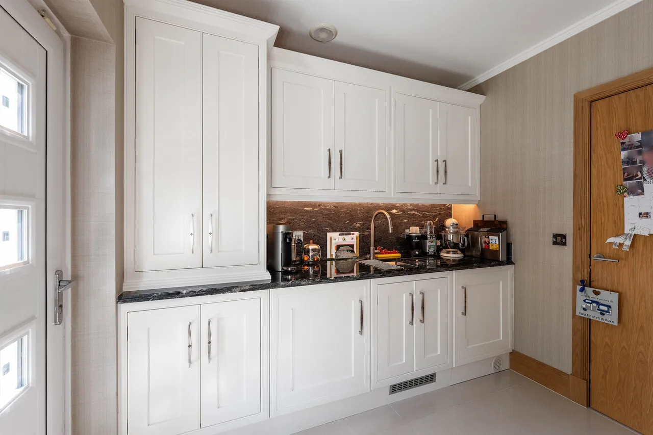 Baroness Drive, Thorntonhall, photo 12