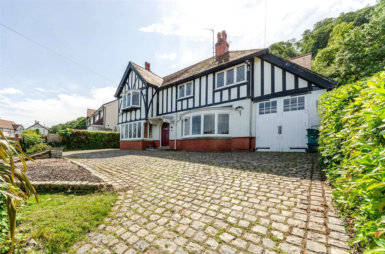 Ael Y Bryn Road, Colwyn Bay, LL29, photo 26