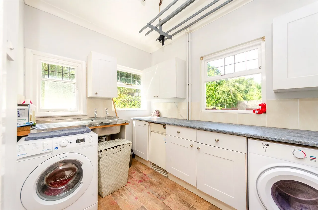 Ael Y Bryn Road, Colwyn Bay, LL29, photo 9