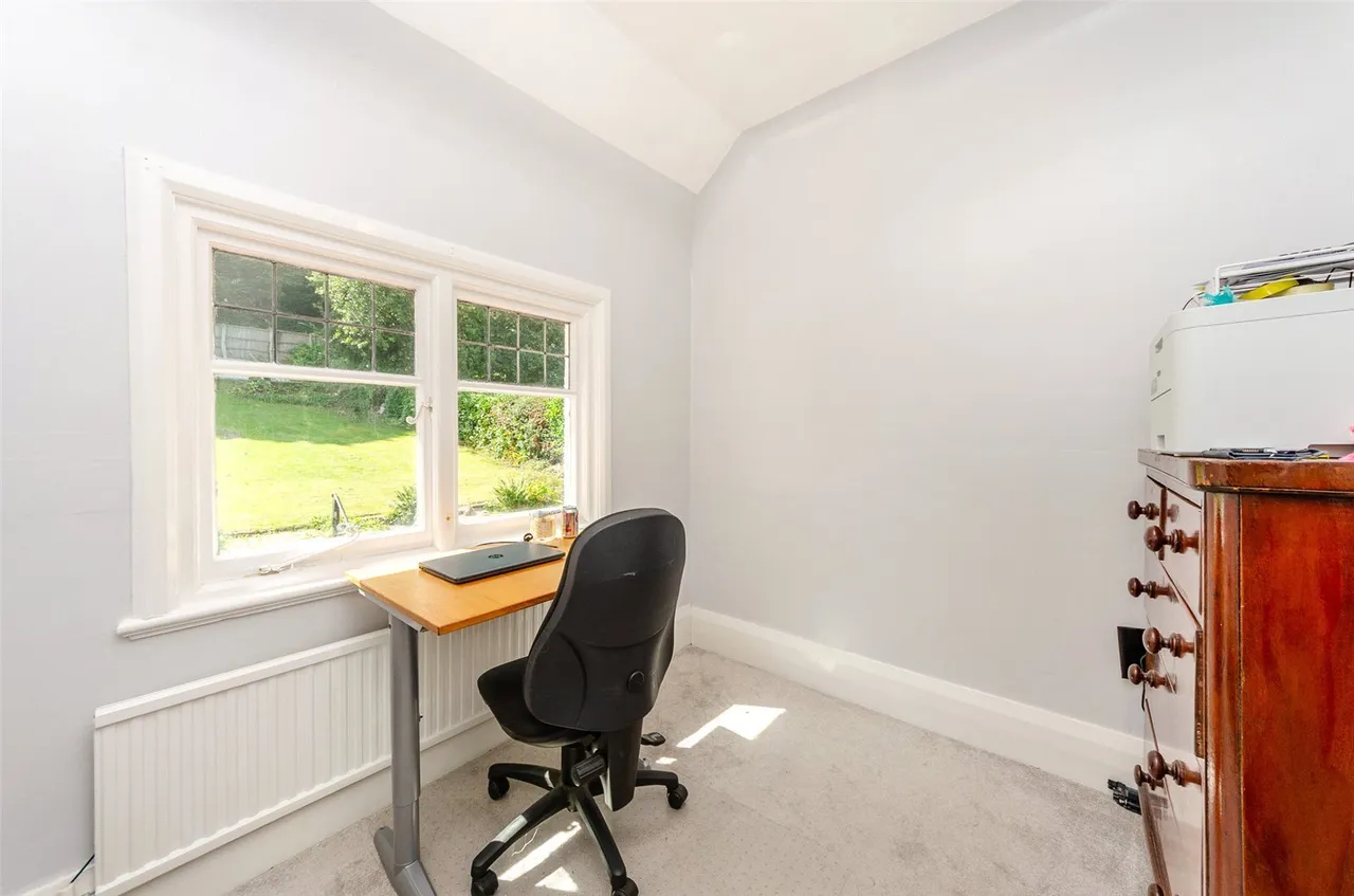 Ael Y Bryn Road, Colwyn Bay, LL29, photo 17
