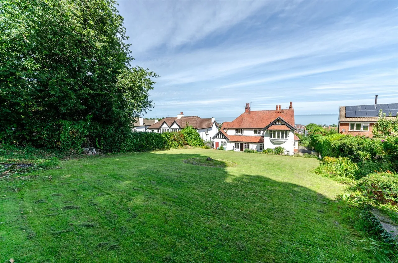 Ael Y Bryn Road, Colwyn Bay, LL29, photo 22