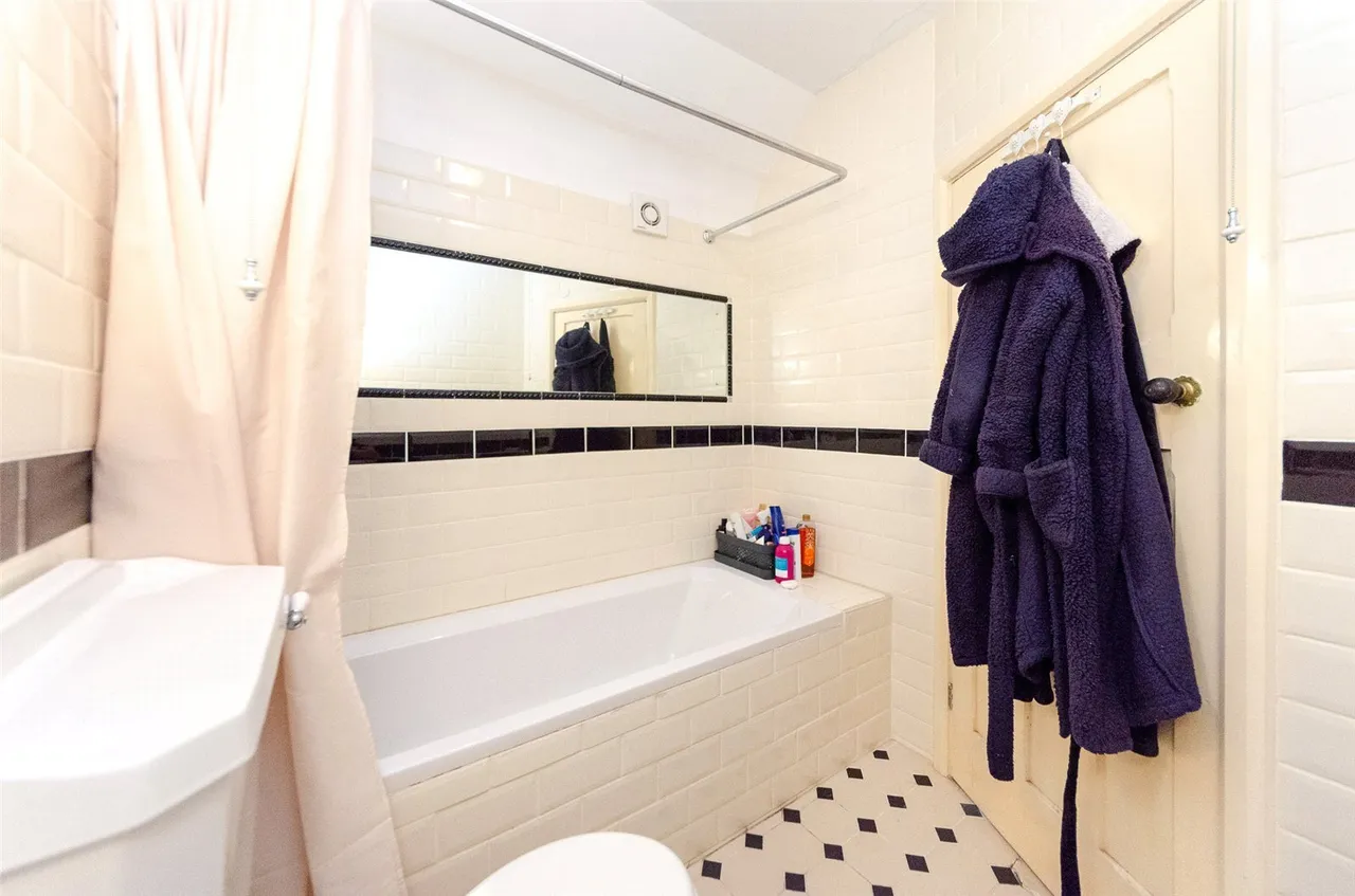 Ael Y Bryn Road, Colwyn Bay, LL29, photo 19