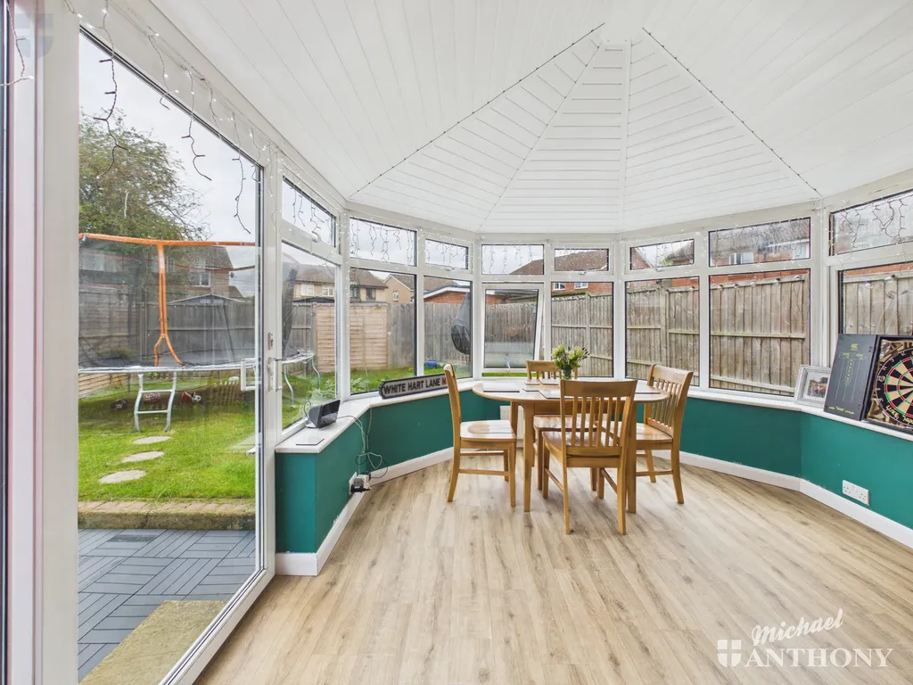 Eeles Close, Aylesbury, HP19, photo 13