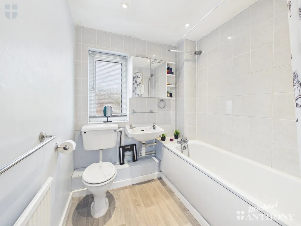 Eeles Close, Aylesbury, HP19, photo 8