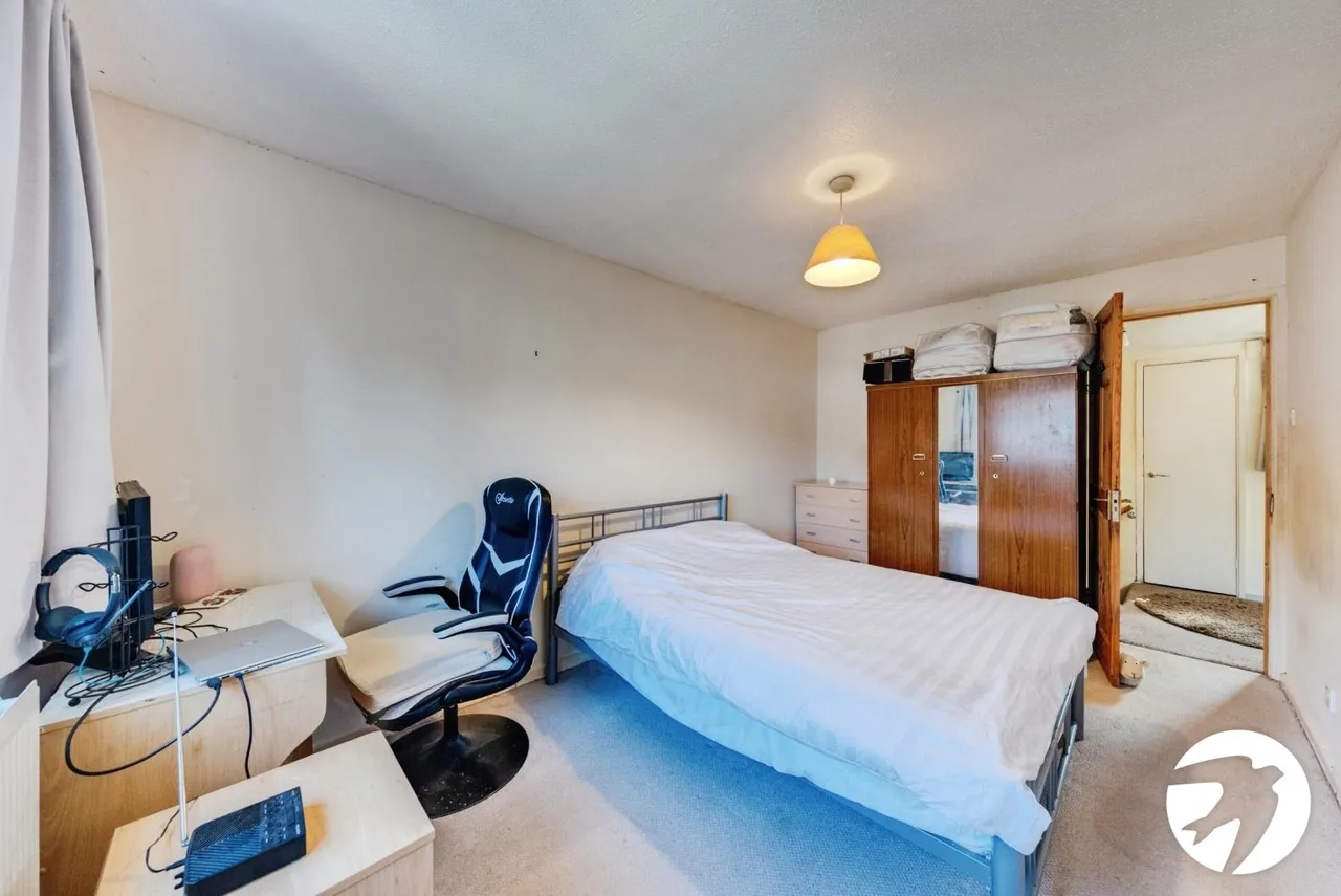 Whimbrel Close, London, SE28, photo 17
