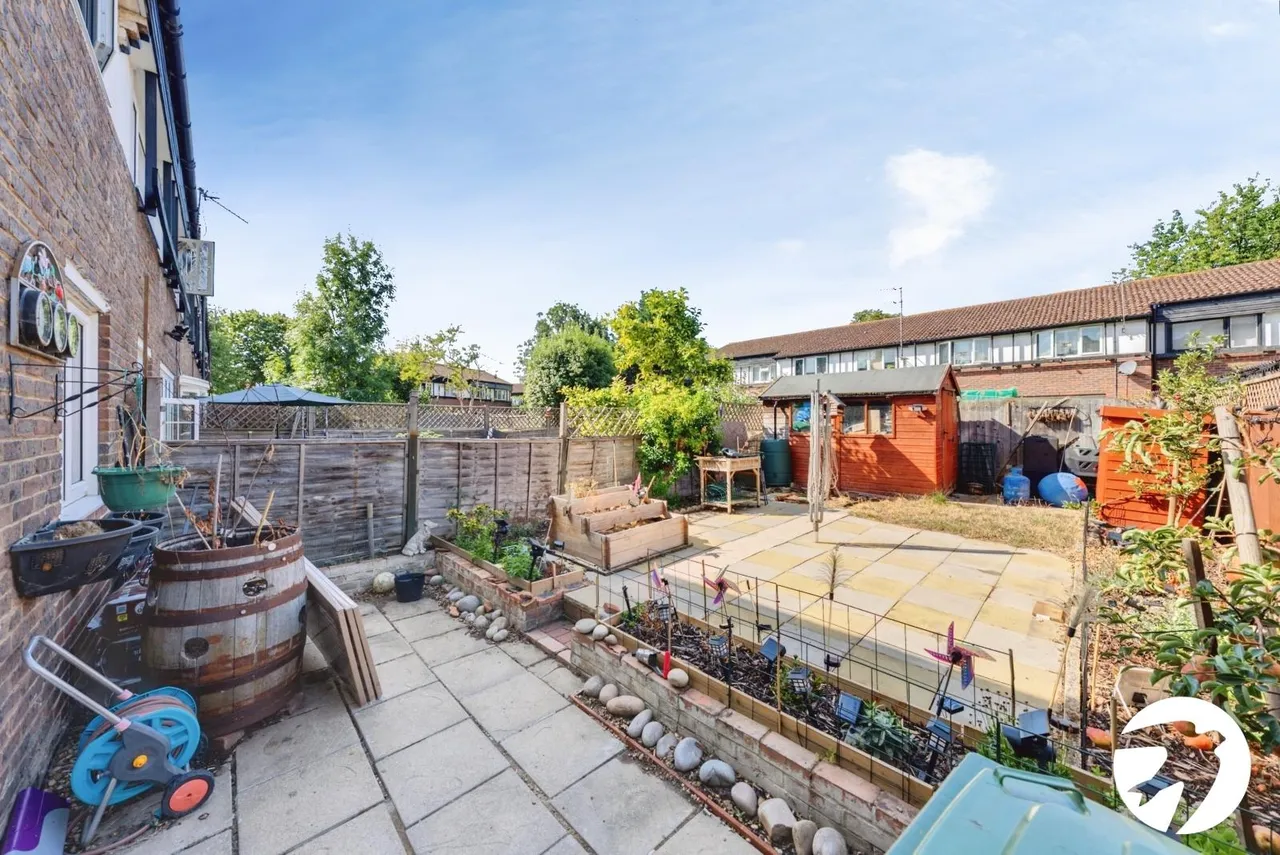 Whimbrel Close, London, SE28, photo 9