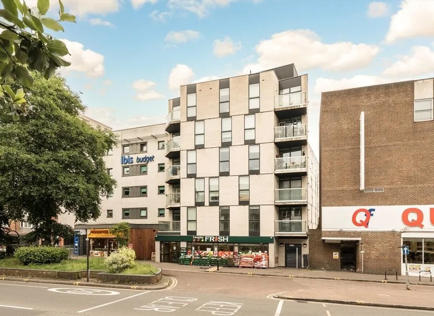 1 bed flat to rent, Staines Road, Hounslow, TW3