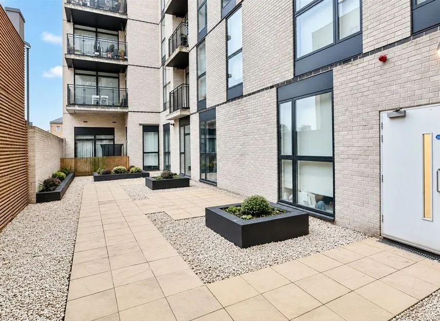 Staines Road, Hounslow, TW3, photo 7