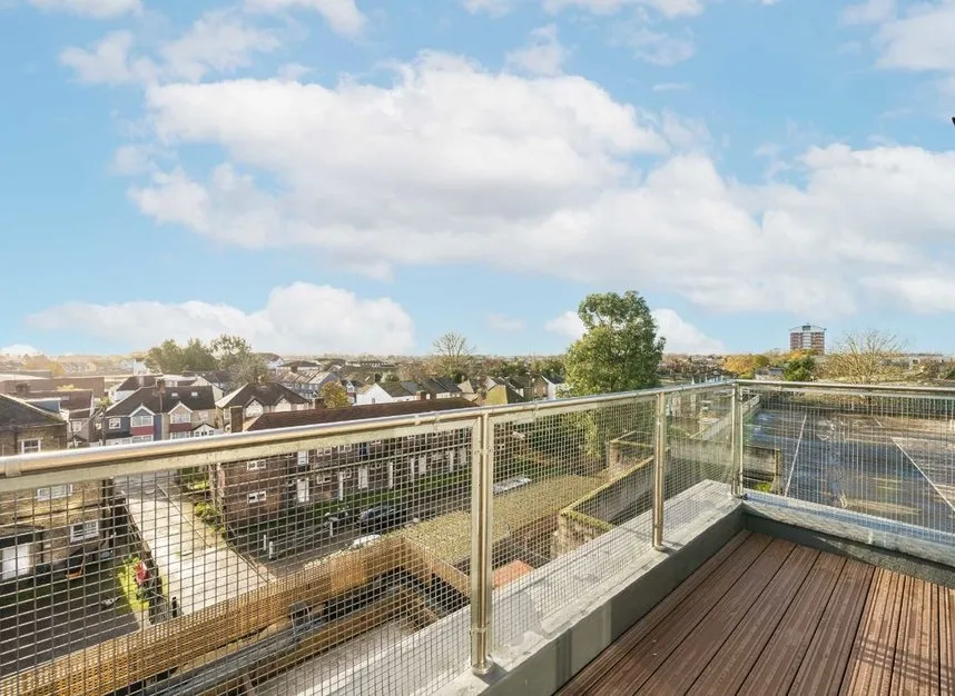 Staines Road, Hounslow, TW3, photo 6