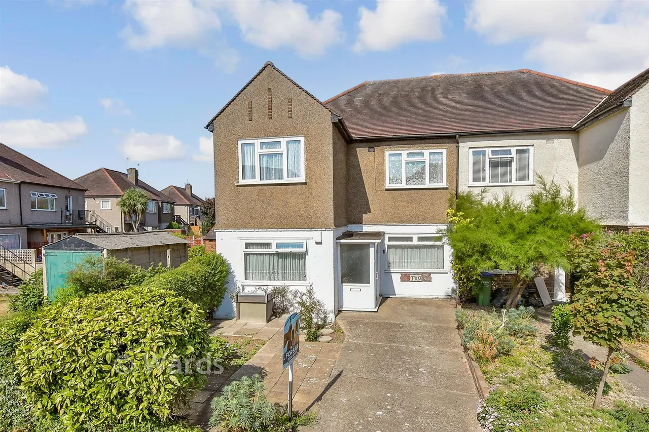 2 bed flat for sale, Hudson Road, Bexleyheath, DA7