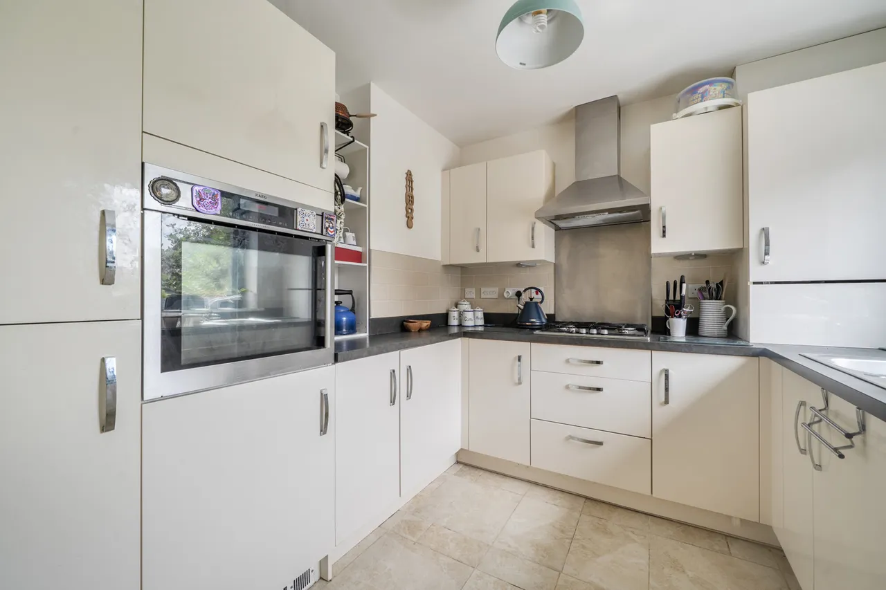 Brand Avenue, Uxbridge, UB10, photo 14