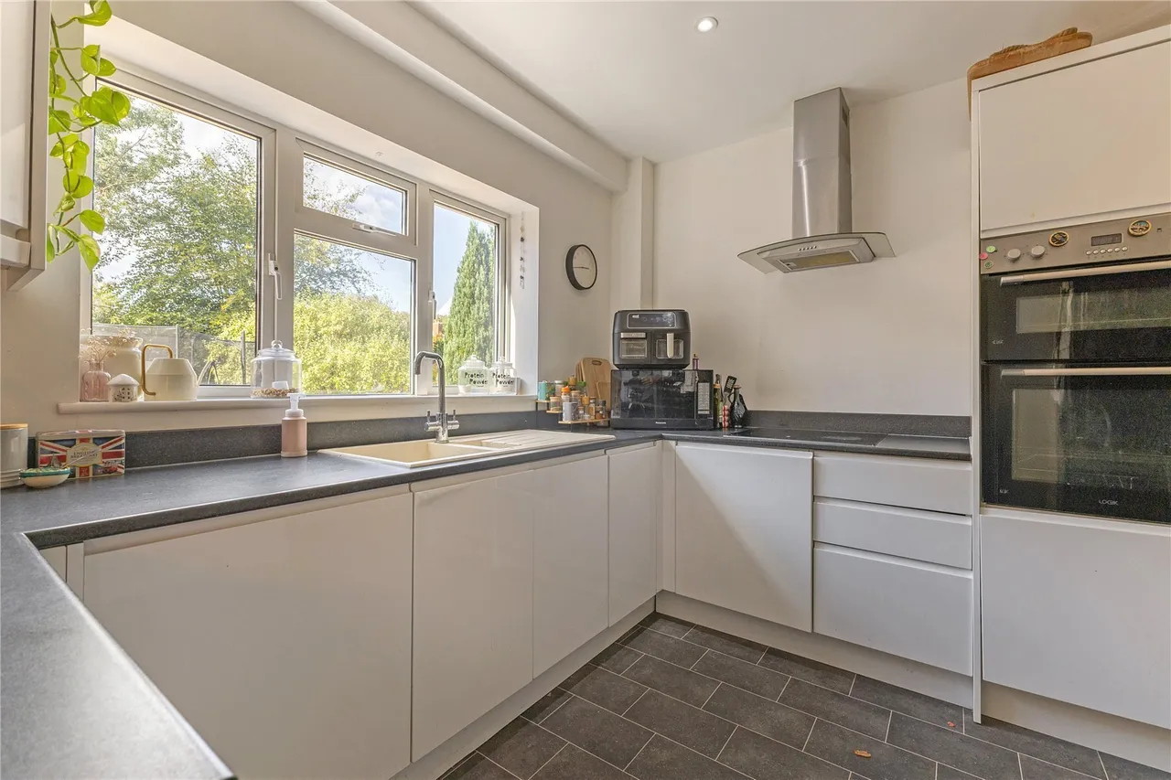 Brooklands Road, Weybridge, KT13, photo 2