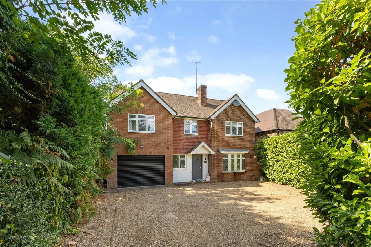 4 bed house to rent, Brooklands Road, Weybridge, KT13