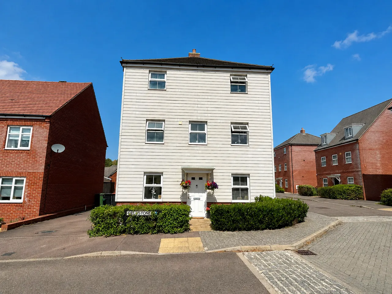 5 bed house for sale, Fieldstone, Houghton Regis