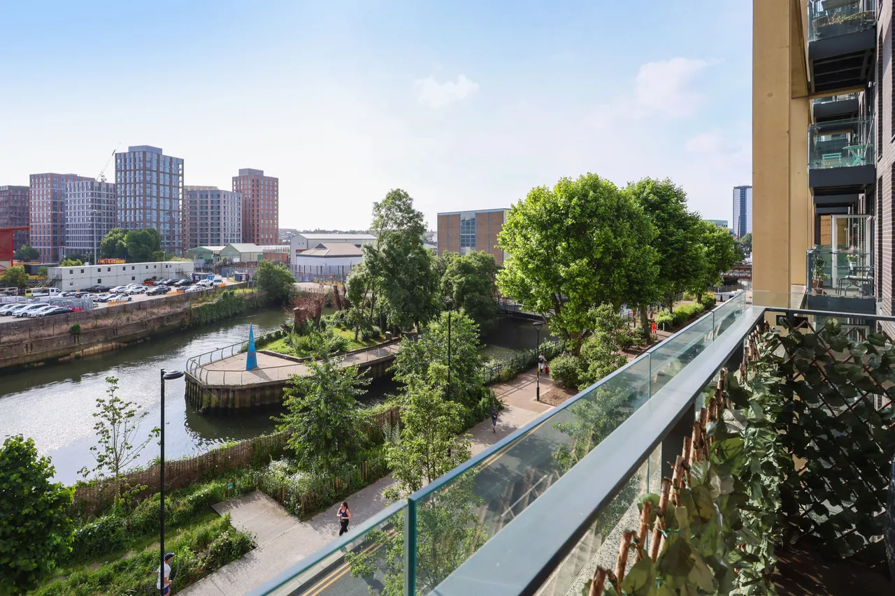 11 Severn House, 19 Enterprise Way, London, photo 2