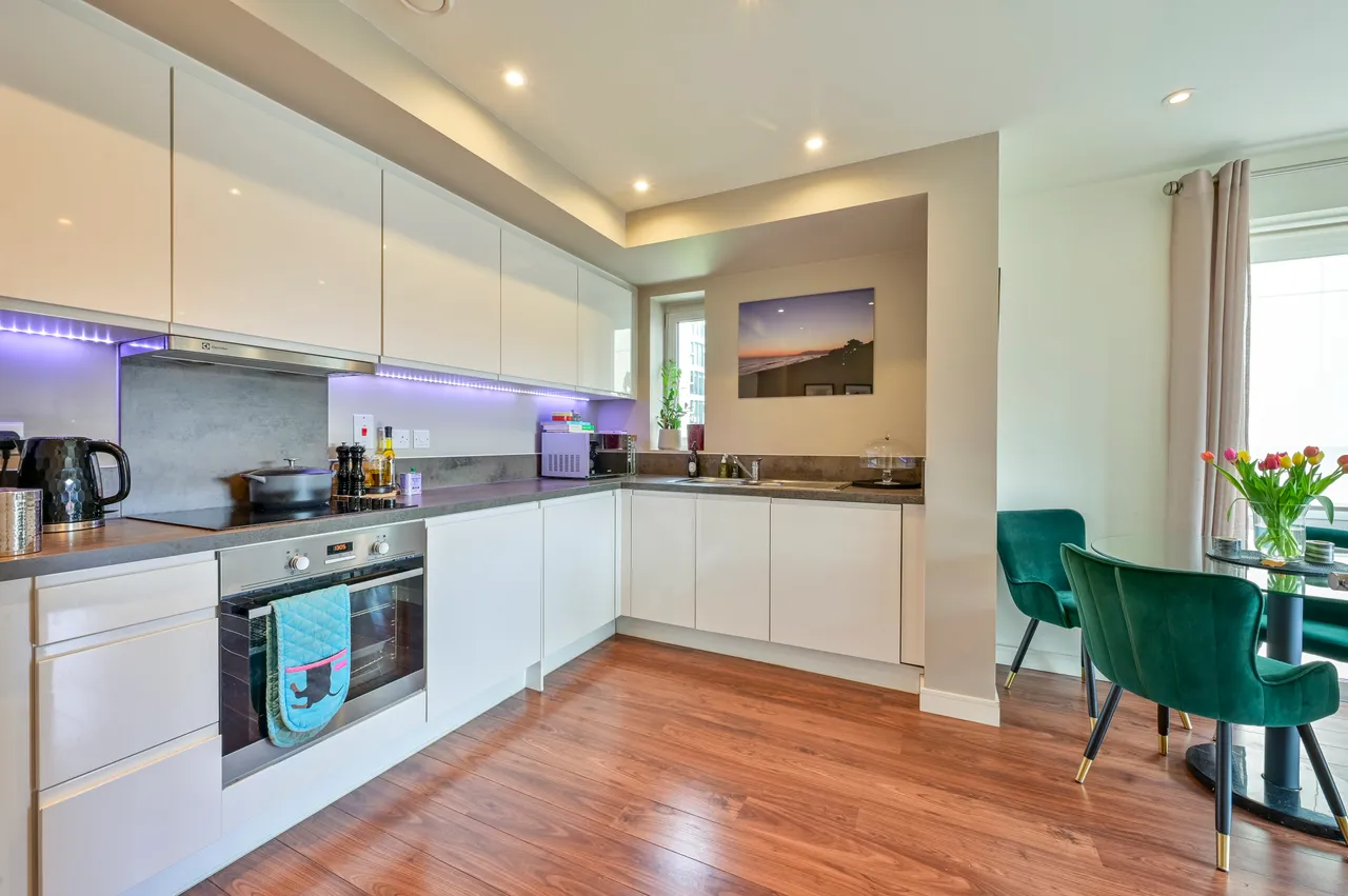 11 Severn House, 19 Enterprise Way, London, photo 5