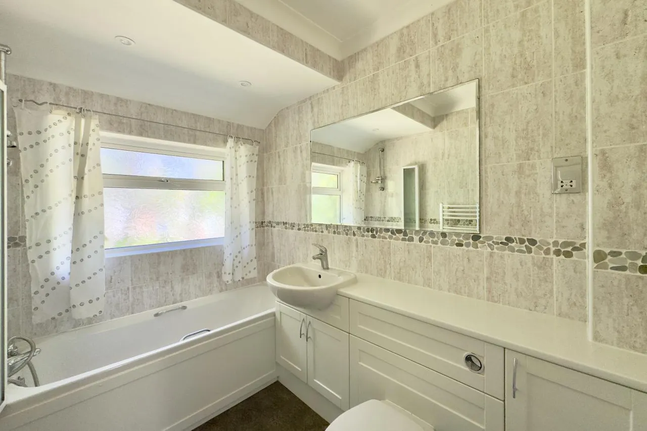 Glenferness Avenue, BH3, photo 21