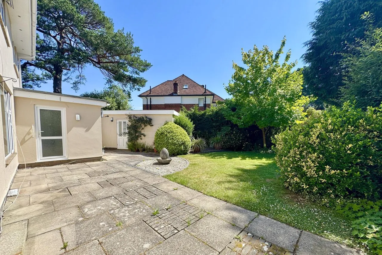 Glenferness Avenue, BH3, photo 24
