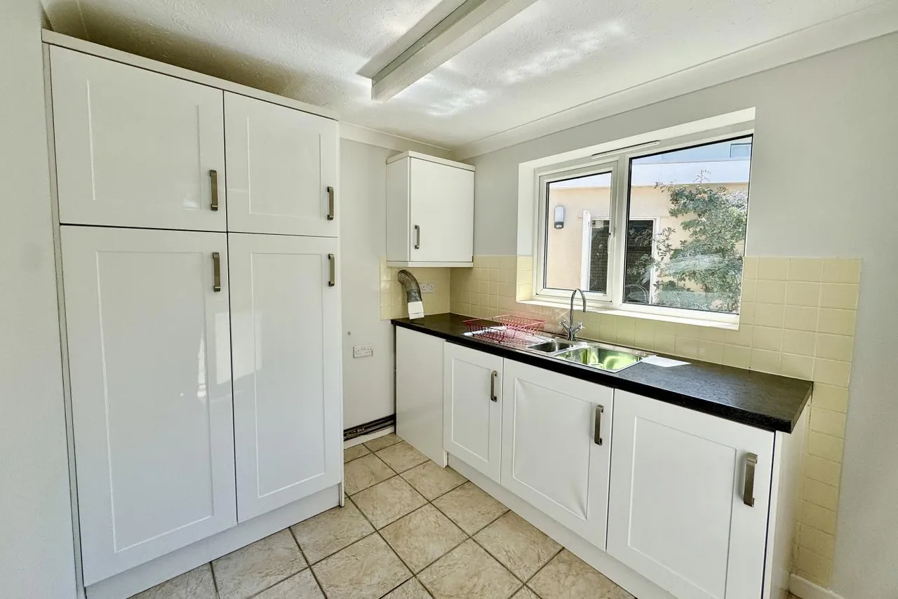Glenferness Avenue, BH3, photo 13