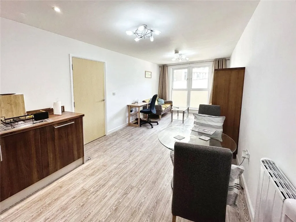 Guildford Road, Woking, GU22, photo 6