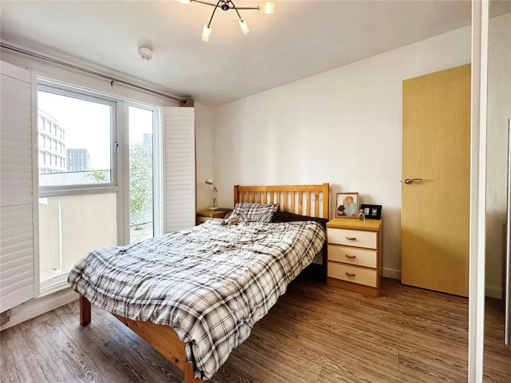 Guildford Road, Woking, GU22, photo 4