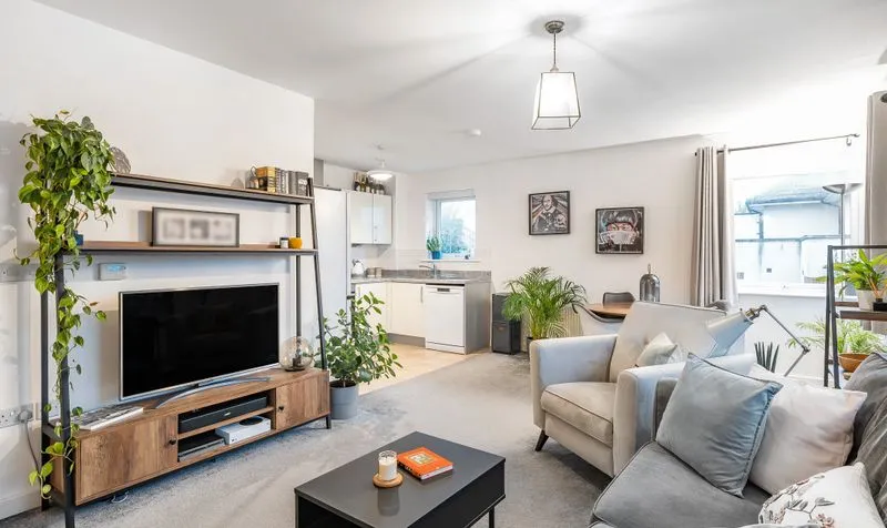 Dalmeny Way, Carrington House, KT18, photo 5