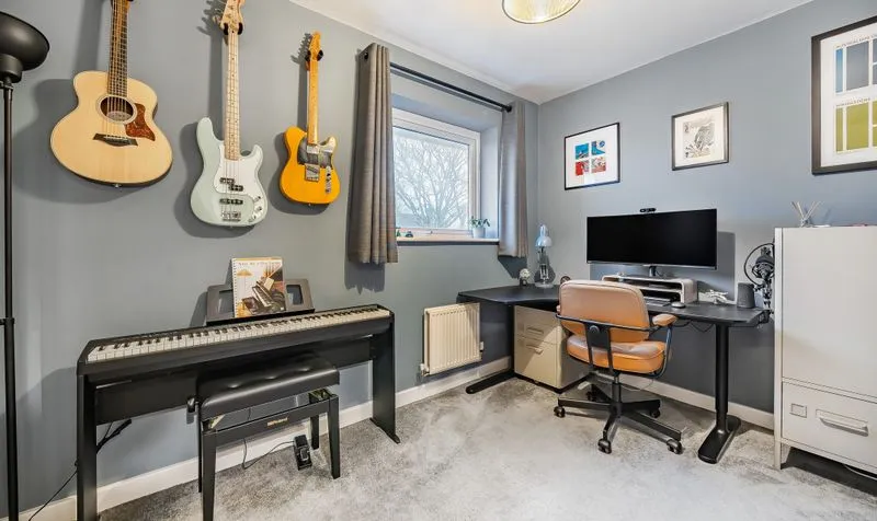 Dalmeny Way, Carrington House, KT18, photo 11