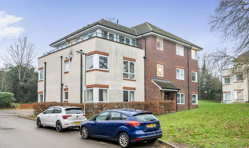Dalmeny Way, Carrington House, KT18, photo 2