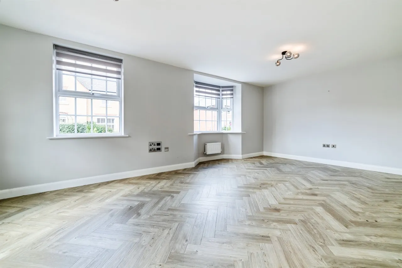 Spruce Meadow, Stotfold, SG5, photo 8