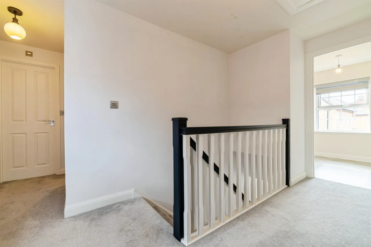 Spruce Meadow, Stotfold, SG5, photo 11