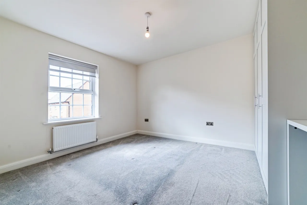 Spruce Meadow, Stotfold, SG5, photo 18