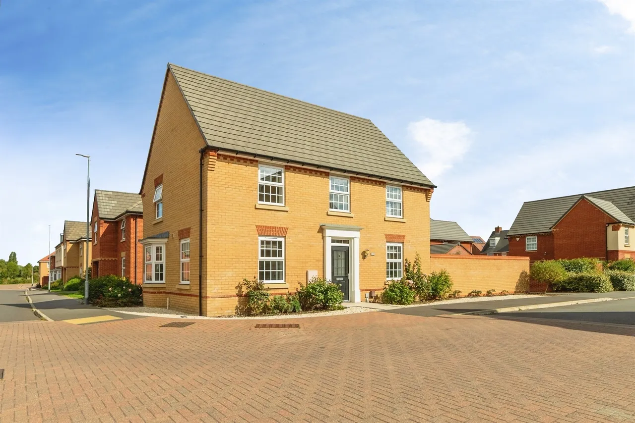 4 bed house for sale, Spruce Meadow, Stotfold, SG5