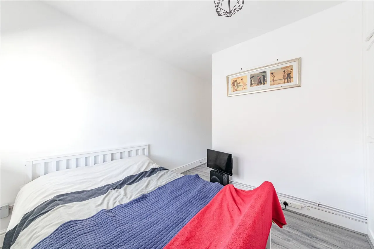 High Road, Byfleet, photo 6