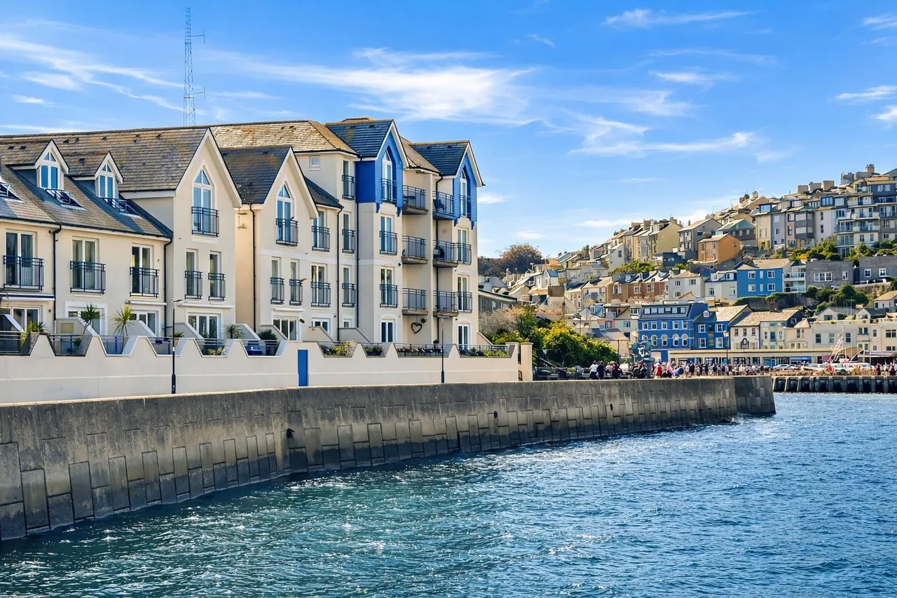 3 bed flat for sale, Moorings Reach, Brixham