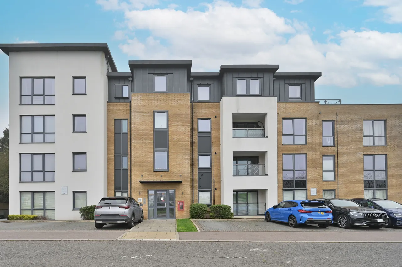 2 bed flat for sale — Flat 4, Dome Mews, Watford