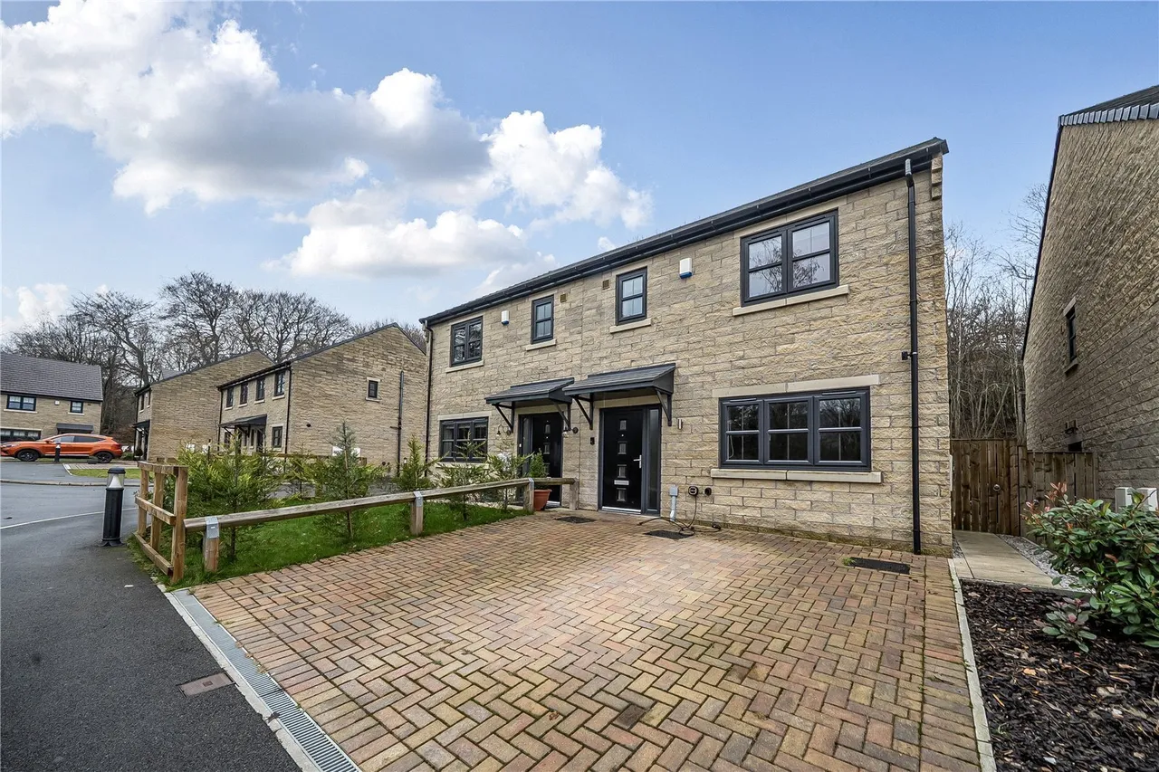 Creek View, Wheatley, Halifax, West Yorkshire, HX3, photo 2