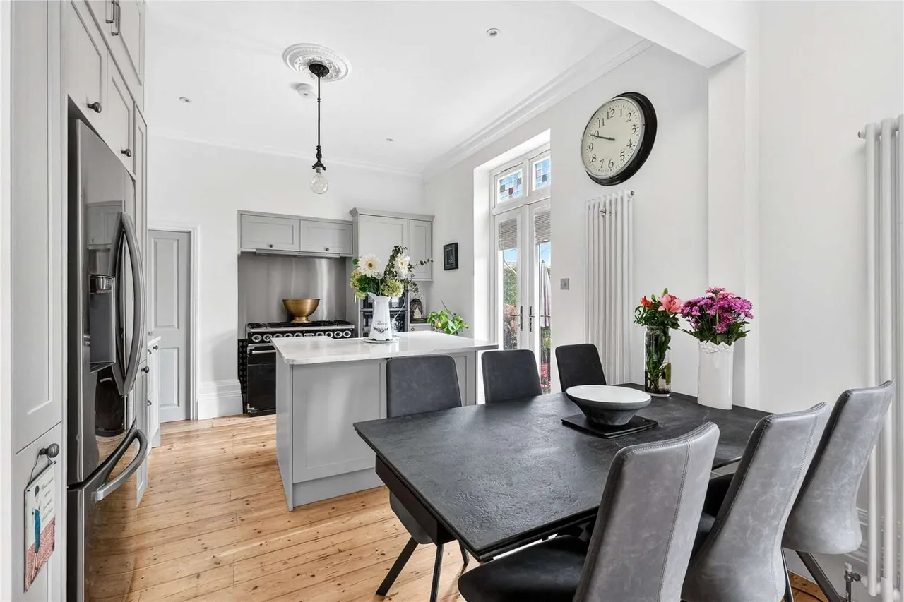 Dunboe Place, Shepperton, Surrey, TW17 9HH, photo 3