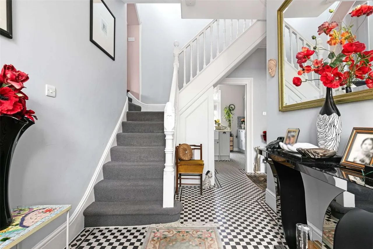 Dunboe Place, Shepperton, Surrey, TW17 9HH, photo 5