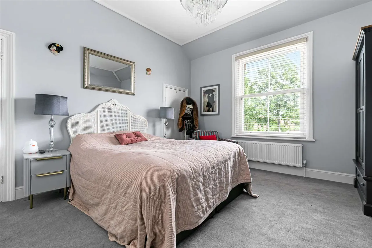 Dunboe Place, Shepperton, Surrey, TW17 9HH, photo 9