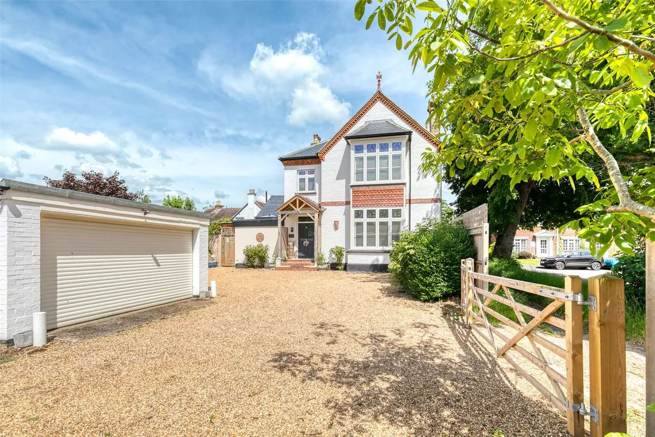 4 bed house for sale — Dunboe Place, Shepperton, Surrey, TW17 9HH