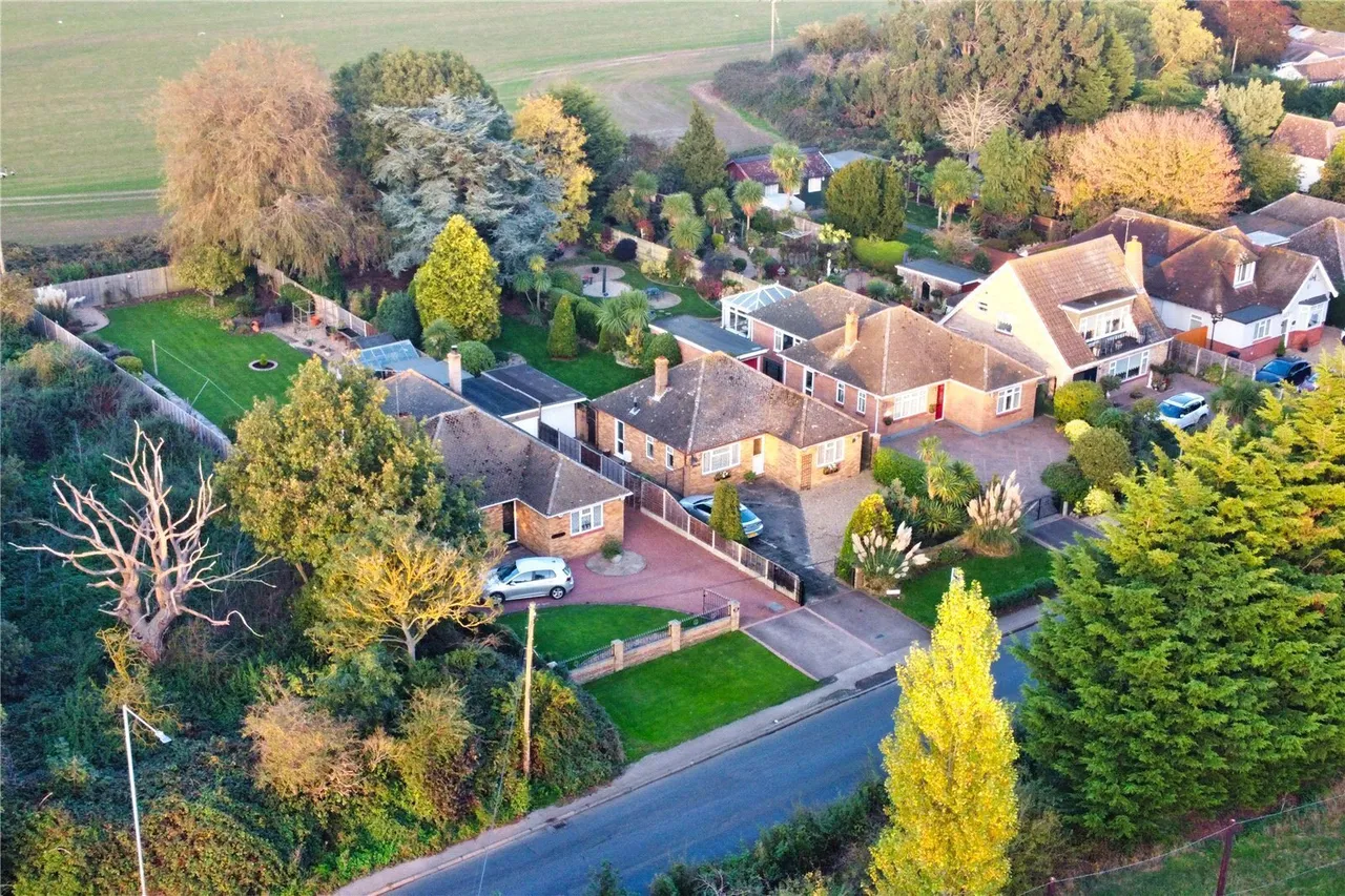 Rush Green Road, Clacton-on-Sea, Essex, CO16, photo 2