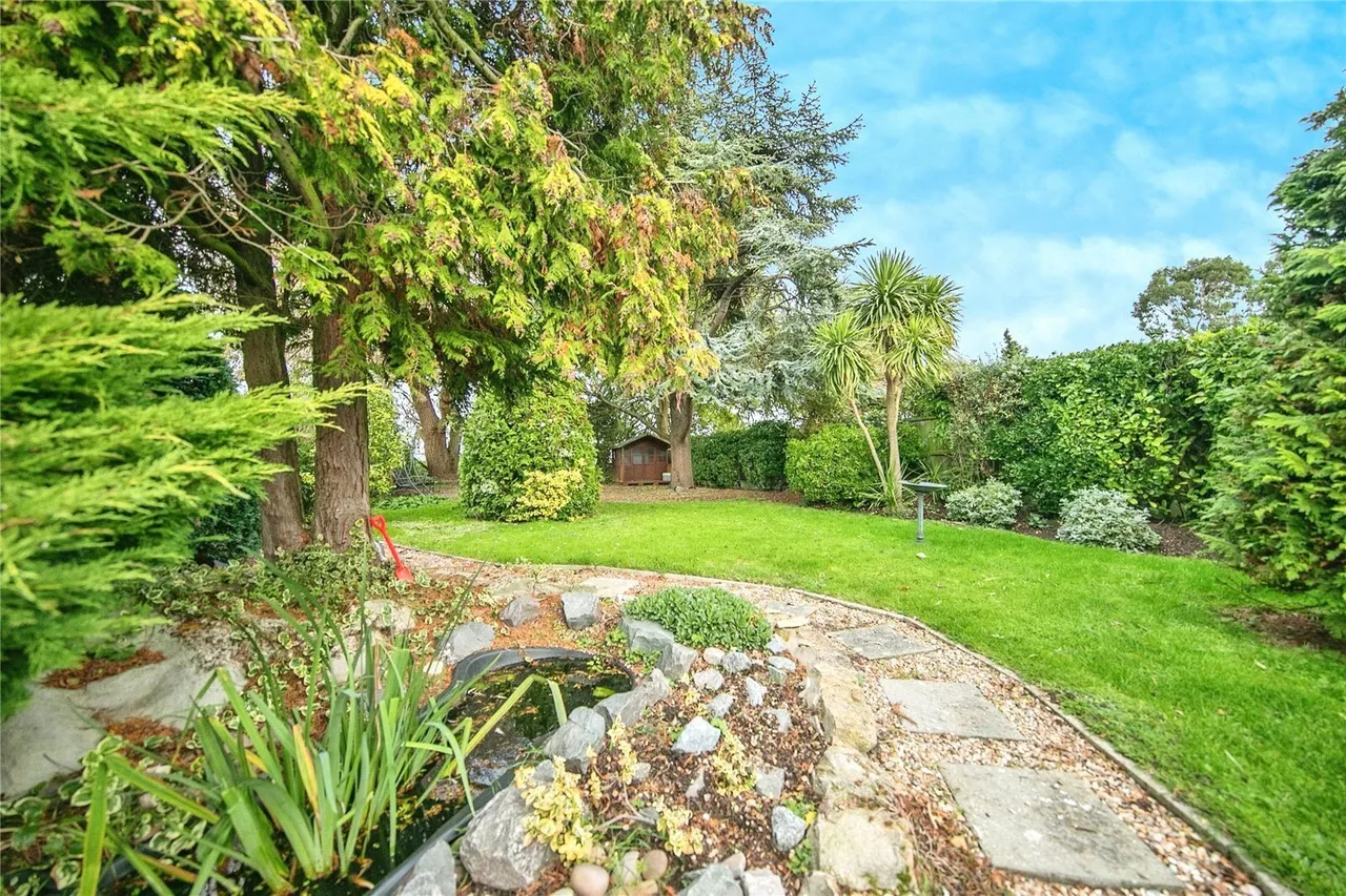 Rush Green Road, Clacton-on-Sea, Essex, CO16, photo 5