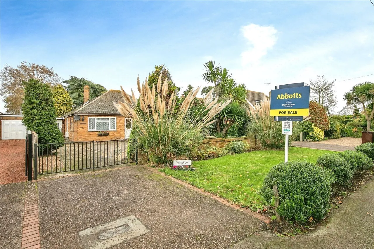 Rush Green Road, Clacton-on-Sea, Essex, CO16, photo 3