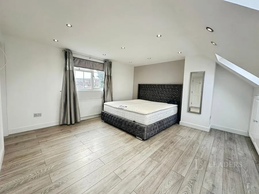 Bloomfield Avenue, Luton, LU2, photo 22