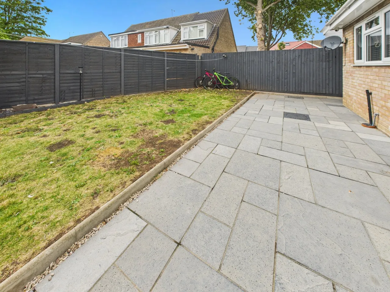 Hinksey Close, Langley, SL3, photo 13