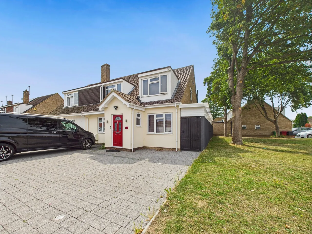 Hinksey Close, Langley, SL3, photo 2