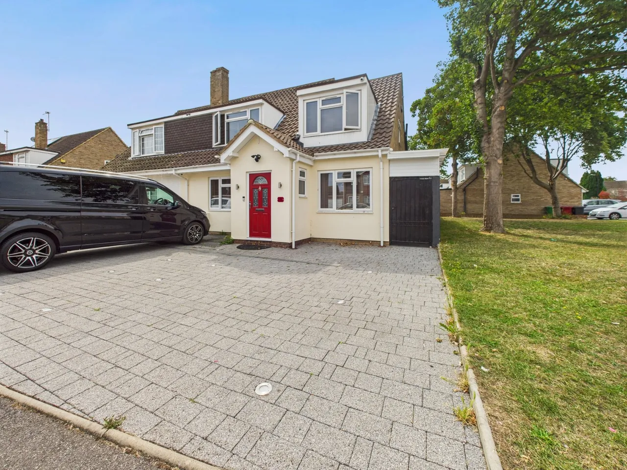 Hinksey Close, Langley, SL3, photo 17