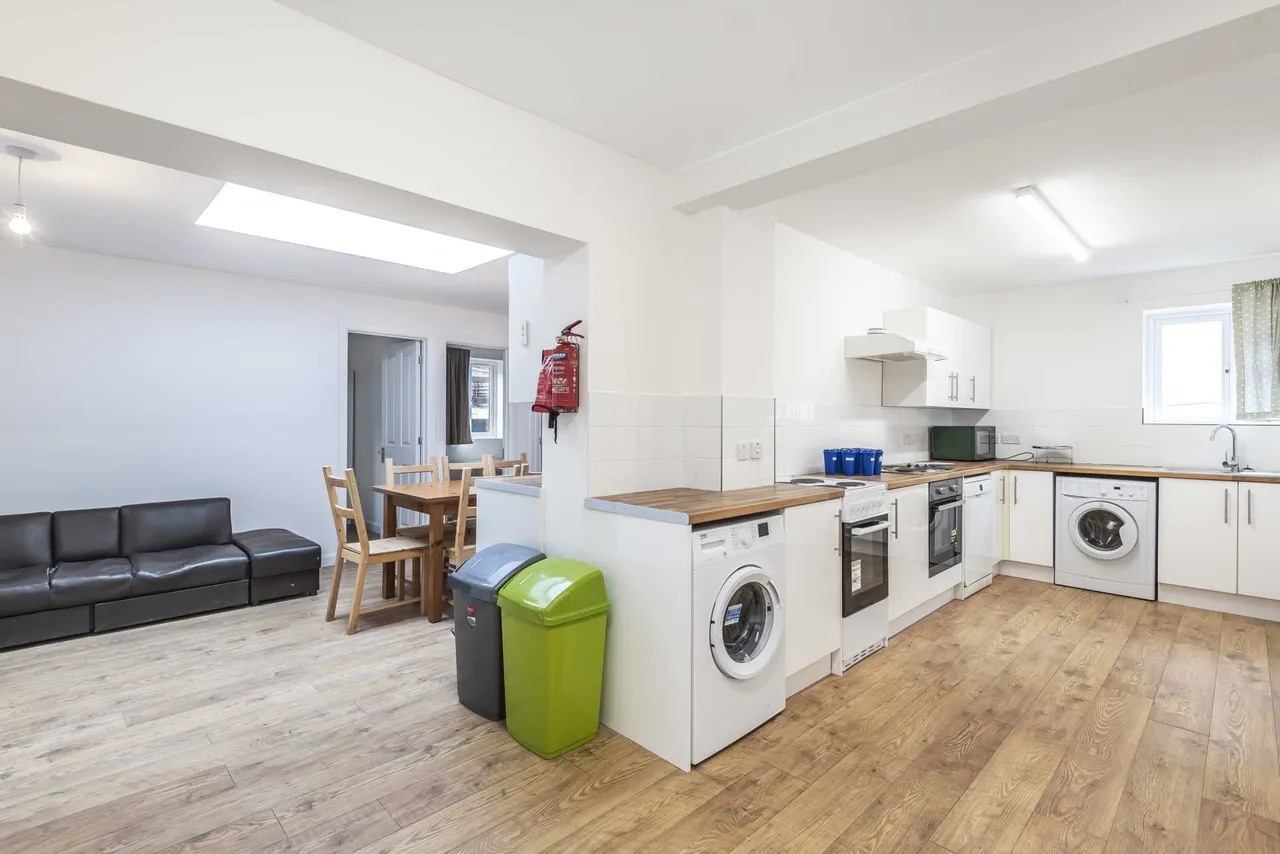 Southway, Guildford, GU2 8DJ, photo 3